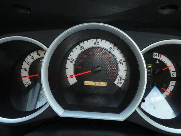2013 Toyota Tacoma 44,000 millas TRD OFF ROAD 1 Dueño SIN CARGOS DE CONCESIONARIO - $25,995 (Dawsonville Ga)63622070878081123