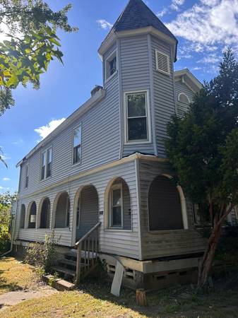 Spacious 6-Bed, 3-Bath Single Family Home in Saint Louis – $1650/mo, A 1