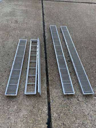 4 Aluminum Floor/Wall Grates/Grilles 1