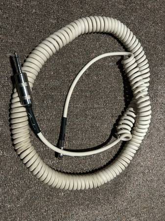Fender coiled guitar cable 1