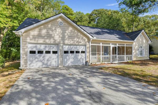 House 3/2 - 2880 Highpoint Rd - $305,000 1