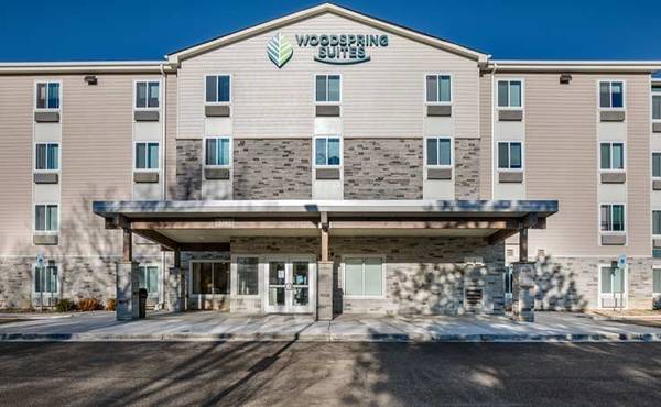 Tour Today, Settle In Right Away - No Lease, No Deposit Required! 1