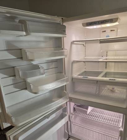 Fridge w/ice maker, Gas Range, Dishwasher - work perfectly 1