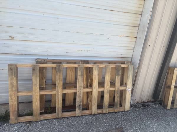 Free pallets 1