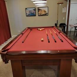 Custom 8ft "Pro" (8.5ft) Pool Table with Light, Cues and Accessories 1