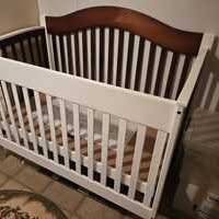 Three-way convertible crib / two-way memory foam mattress 1