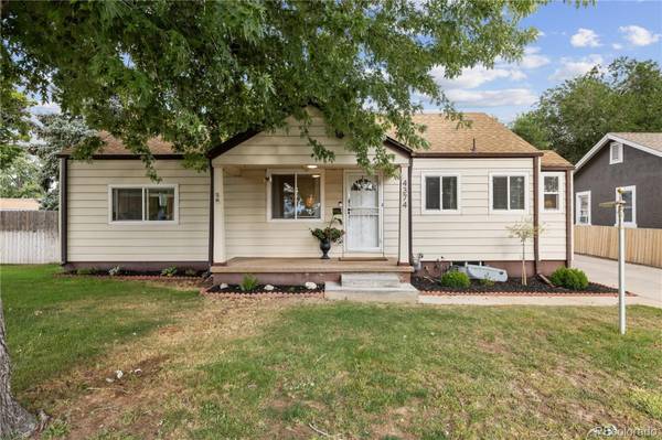 Can you see it? Home in Englewood. 4 Beds, 2 Baths 1