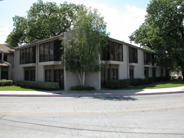 $805 $805 Attractive Ground Floor Two Room Office-your own entrance (Agoura Hills)63701166516097123