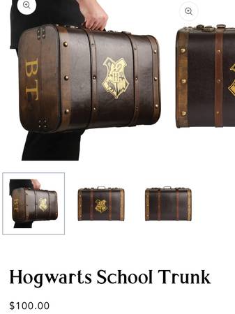 Vintage-style Hogwarts Hufflepuff trunk 1