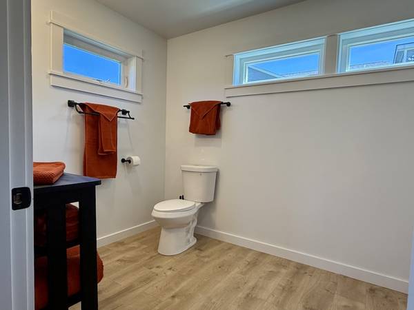 $2,300 / 1br - 900ft2 - Beautiful Two-Story Tiny House | 900 Sq Ft | $2,300/mo –All Inclusive (Bristol)63976979095938124