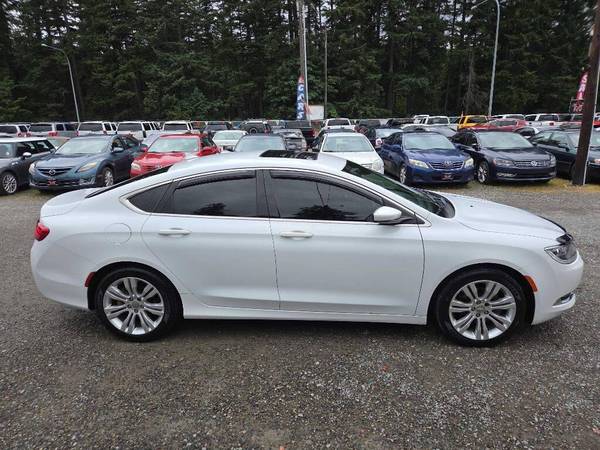 2016 Chrysler 200 Limited 4 puertas Sedán - $10,999 (+ MC Auto)63477239234819120