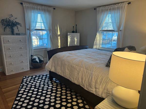 $1,650 / 2br - $1650  two charming bedrooms available for rent in a historic house. (Hamden)64010333051907120