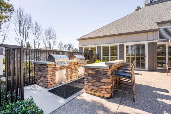 Located in Sunnyvale, 2/BD 2/BA, Onsite Management 1