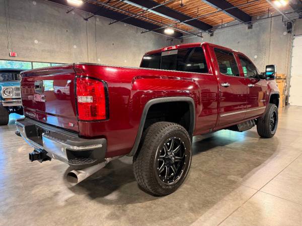 2017 GMC Sierra 2500HD - Photo 4