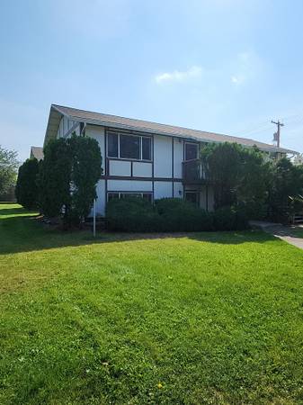 $1,195 / 1br - Upper level apartment in Tudor style apartment complex (Missoula)63656974943745120