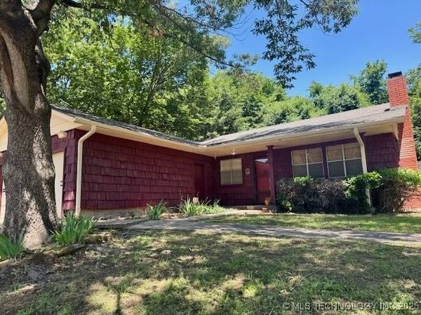 It feels good to be home! Home in Tulsa. 3 Beds, 2 Baths 1