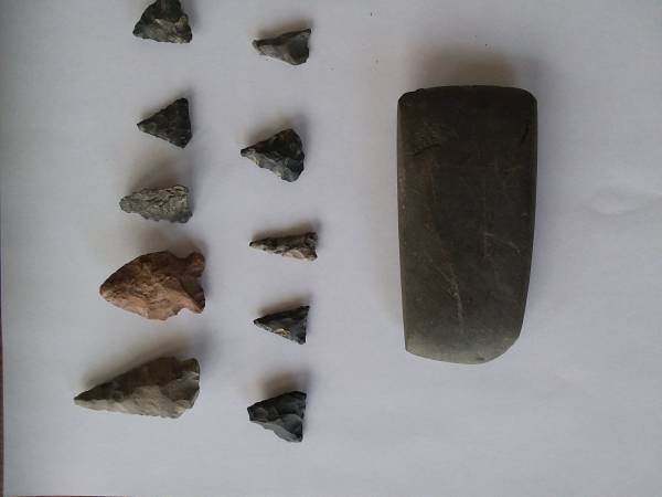 Indian Tomahawk, Arrowheads 1