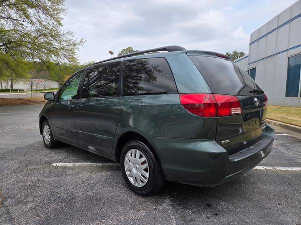 2005 TOYOTA SIENNA LE! ¡CERO ACCIDENTES! ¡147 MIL MILLAS! - $5,600 (Norcross)63620368958209123