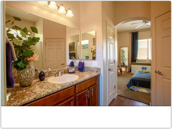 $1,899 / 3br - 1244ft2 - Experimente el pináculo de la vida refinada: nuestro dormitorio de 3, 1244 pies cuadrados le espera. (Tucson)63674792924675122