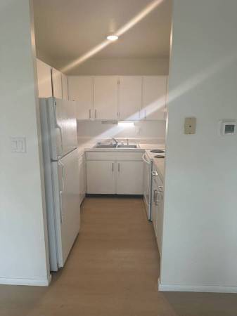 $1,700 / 2br - 2 bedroom 1 bath apartment (University area)63657027126531120