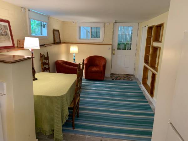 $2,200 / 1br - Garden apartment in upscale West Cambridge neighborhood (Cambridge)63824666649475120