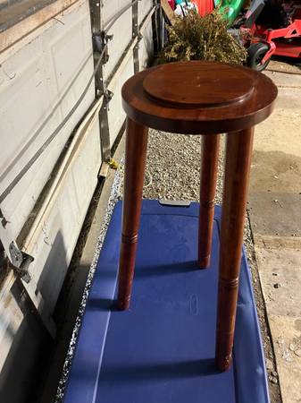 Plant stand/ bowl stand 1
