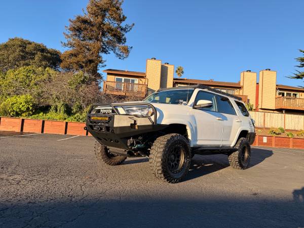 2017 Toyota 4Runner TRD OffRoad Premium 1