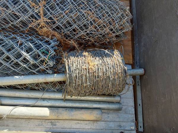 Roll of barbed wire 1