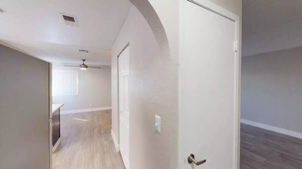 $1,500 / 2br - 1200ft2 - A cozy place for you and your pets to call home. Pet friendly! (Las Vegas)63859500742913124