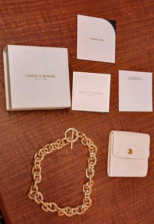 Collar plateado en oro de 18 quilates Larsson y Jennings con caja y accesorios - $40 (fallbrook)63470107234947120