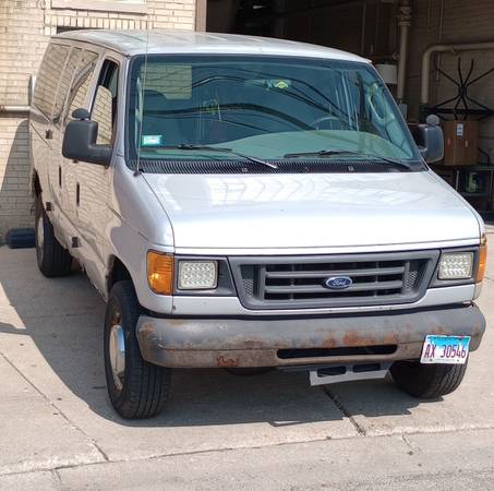 2005 Ford E 250 Window Cargo Van - $1,500 (Chicago)63624834041219122