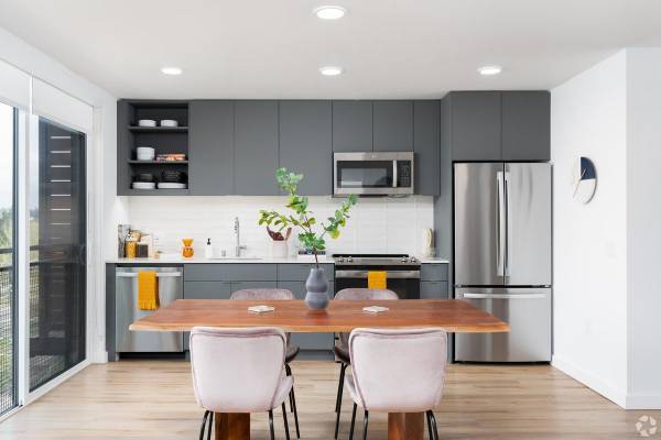 $2,655 / 1 hab. - 736 pies² - ¿Cansado de lo común? ¡Encuentra tu próximo hogar en los hermosos apartamentos Arlo! (Columbia City)63688462597121124