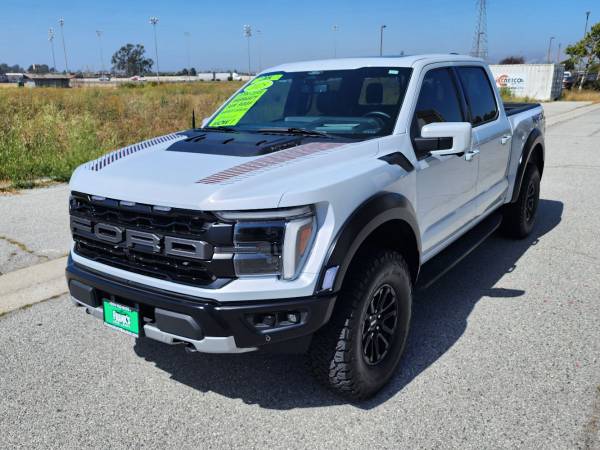 2025 Ford F150 Raptor pickup - Photo 3