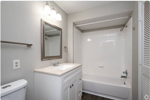 $1194.00 / 3br - 950ft2 - 3 Bedroom w/ Washer & Dryer Hookup63902941308035121