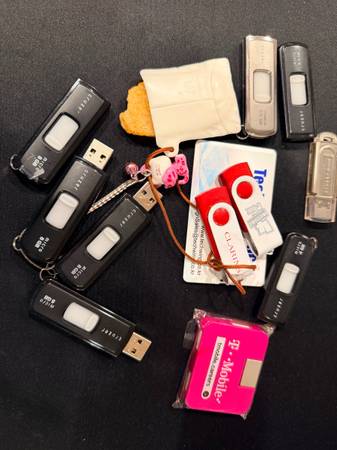 10 Sandisk USB Drive - 8GB, 4GB, 2GB, 512MB All In Working Conditions 1