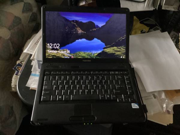 Toshiba laptop Computer 1