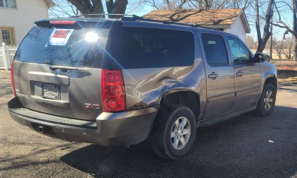 2011 GMC Yukon XL 5.3 V8 4x4 - $3,850 (Marseilles)63618872502529123