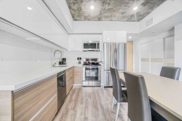 $3,795 / 1br - 987ft2 - Free Weights, Business Center, Efficient Appliances (111 N Louise St, Glendale, CA)63700977768705124