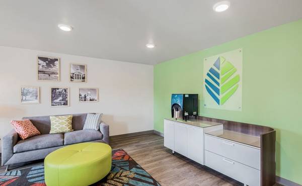 $1,599 / 1br - Vida asequible todo incluido - Sin tarifas ocultas (991 E Lake St, Addison, IL)63781350789249123