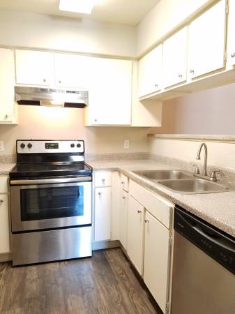 $1,208 / 2br - Spacious 2 Bed / 2 Bath – Available for November Move-In! (6350 Meadowvista Dr.)64036538395265122