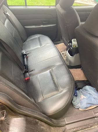 2006 ford crown v police pkg - $4,500 (N. Hills)63654695363969124