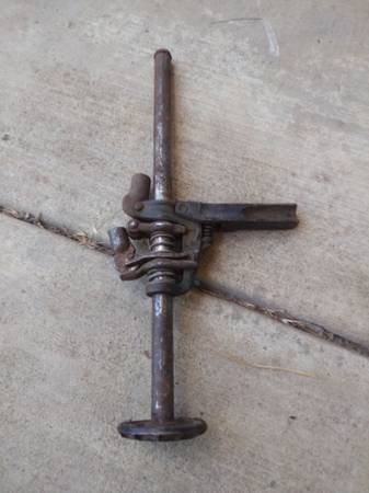 1960's VW Beetle car jack 1