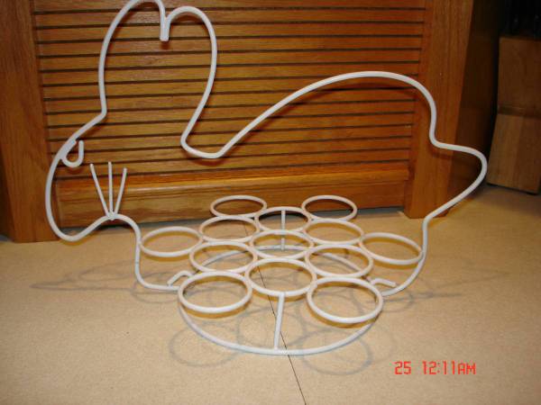 Easter egg holders, plastic eggs 1