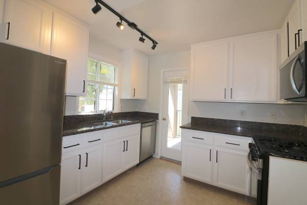$3,595 / 3br - 1100ft2 - ($500 MOVE IN SPECIAL! 3/2 apt near USD/ Fashion Valley! Prkg/ Laundry (San Diego/ Linda Vista)63663854650625121