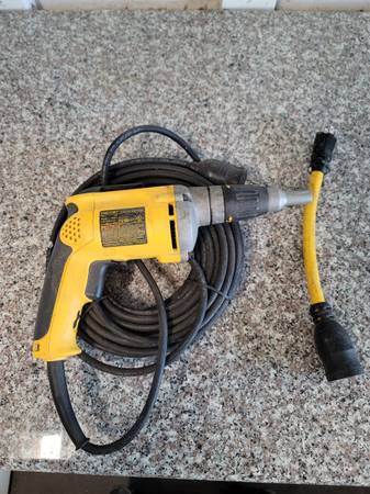 DeWalt Carded Variable Speed Reversible Drywall Screw Gun 1