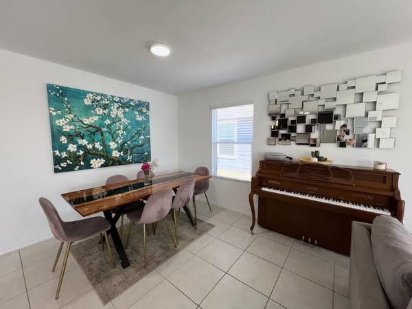 $1995.00 / 4br - 1675ft2 - ¡ALQUILER DIRECTO!  Amplia casa de 4 habitaciones y 2 baños63867602438147124