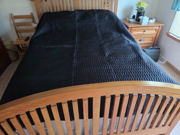 New black queen bed spread 1