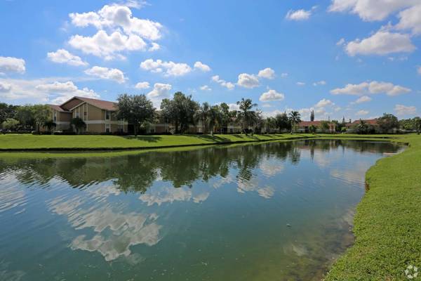 $1,990 / 2br - 1065ft2 - Just what you're looking for! 2 Bed / 2 Bath. Come and see! (West Palm Beach - Serrano Apartments)64049275608322124