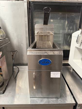 Commercial Countertop Deep Fryer 1