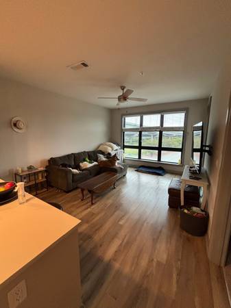 $2,072 / 1br - 800ft2 - 1 Bedroom Apartment Lease Takeover (Charleston)64016106017665122